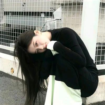 娇憨女郎